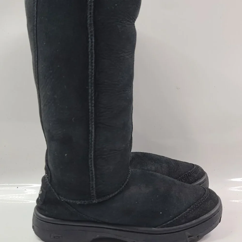 UGG Women's Black Classic Tall Sheepskin Mid-Calf‎ Winter Boots Size 5